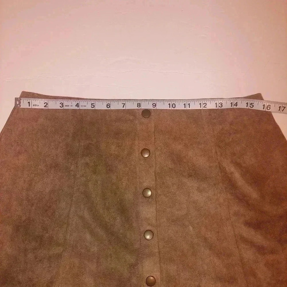 Blue Rain Faux Suede A Line Tan Skirt Scallop Hem. Size Large - Picture 8 of 10